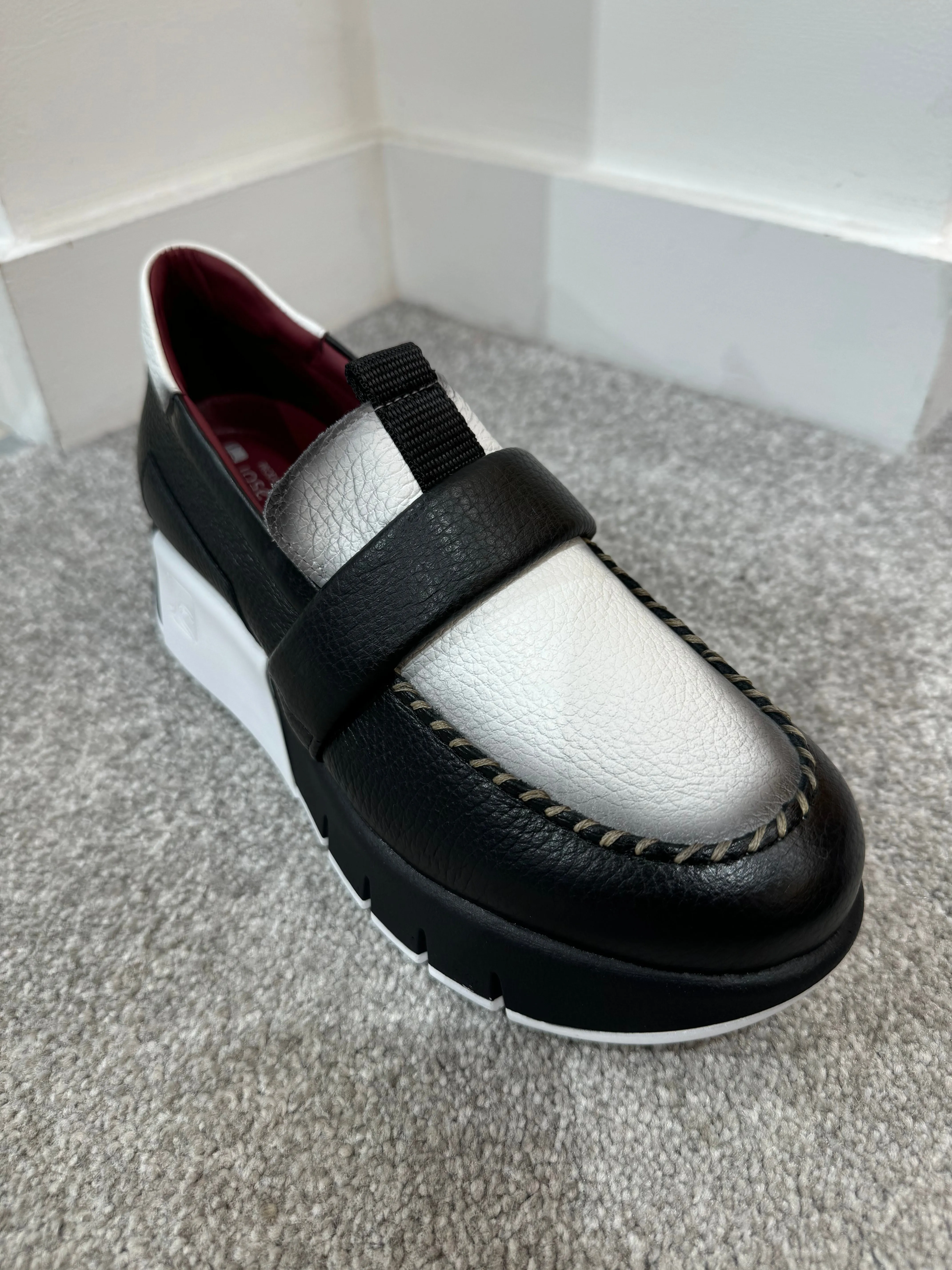 JOSE SAENZ Ice White & Black Loafers