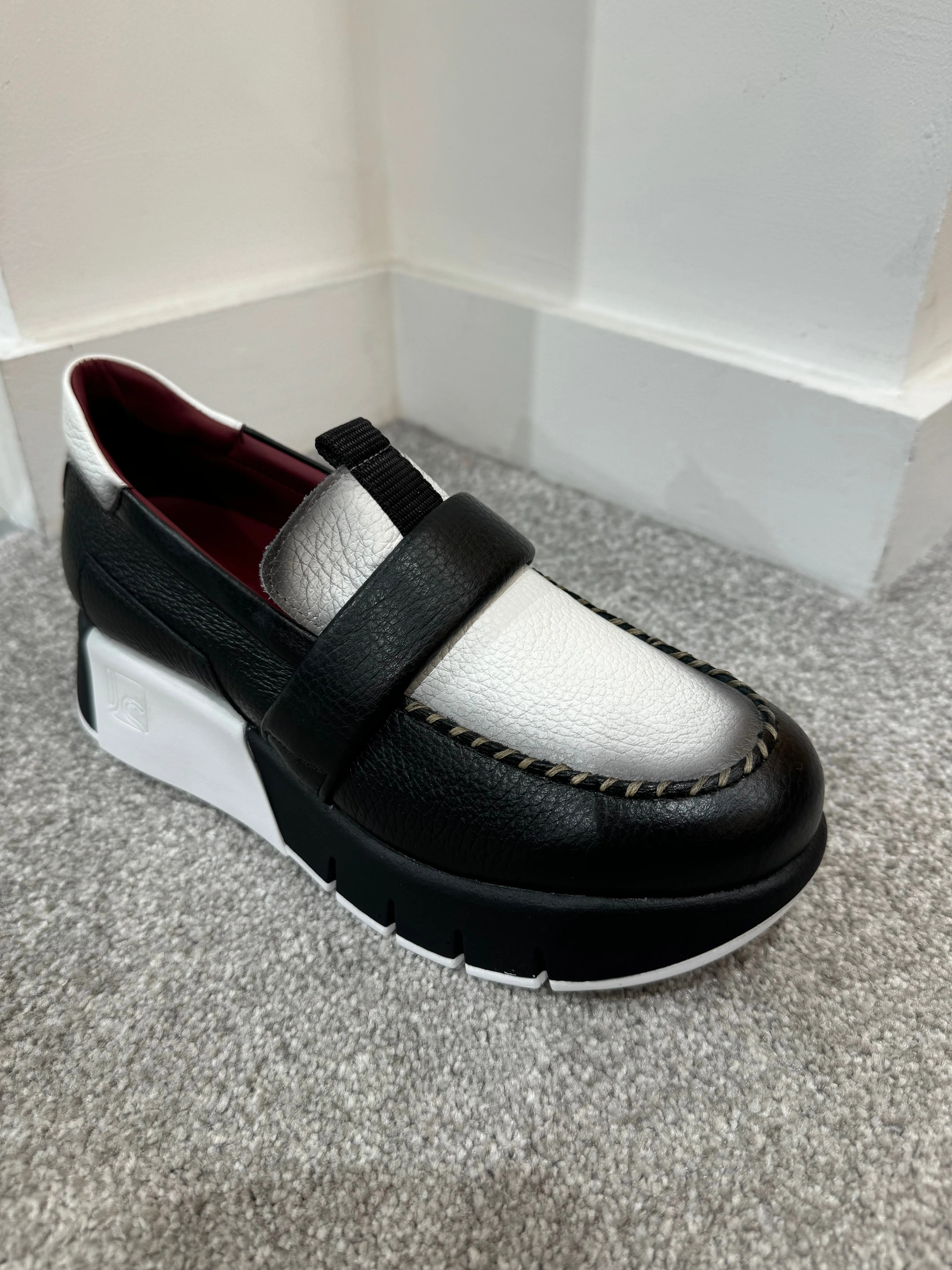 JOSE SAENZ Ice White & Black Loafers