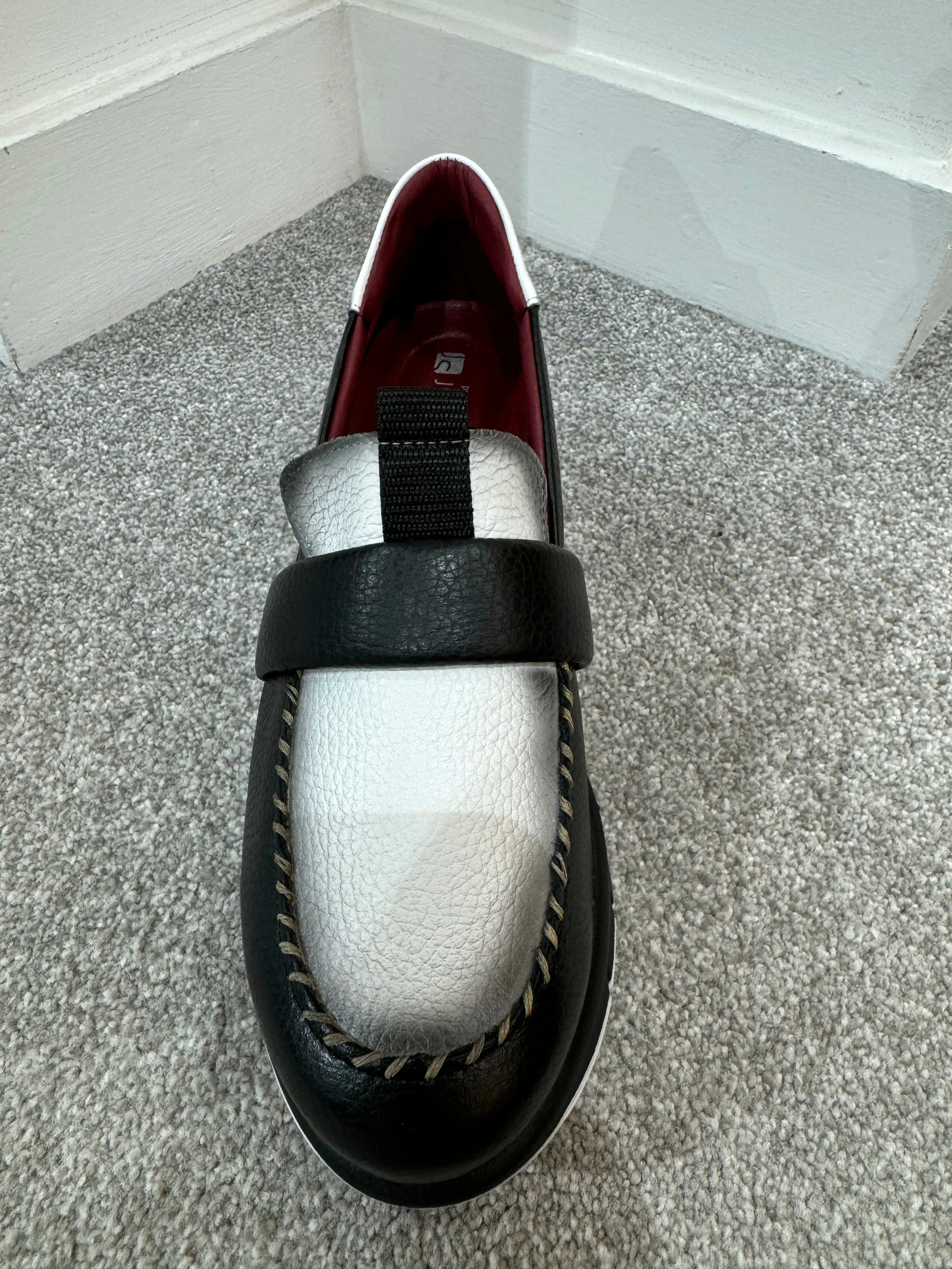 JOSE SAENZ Ice White & Black Loafers