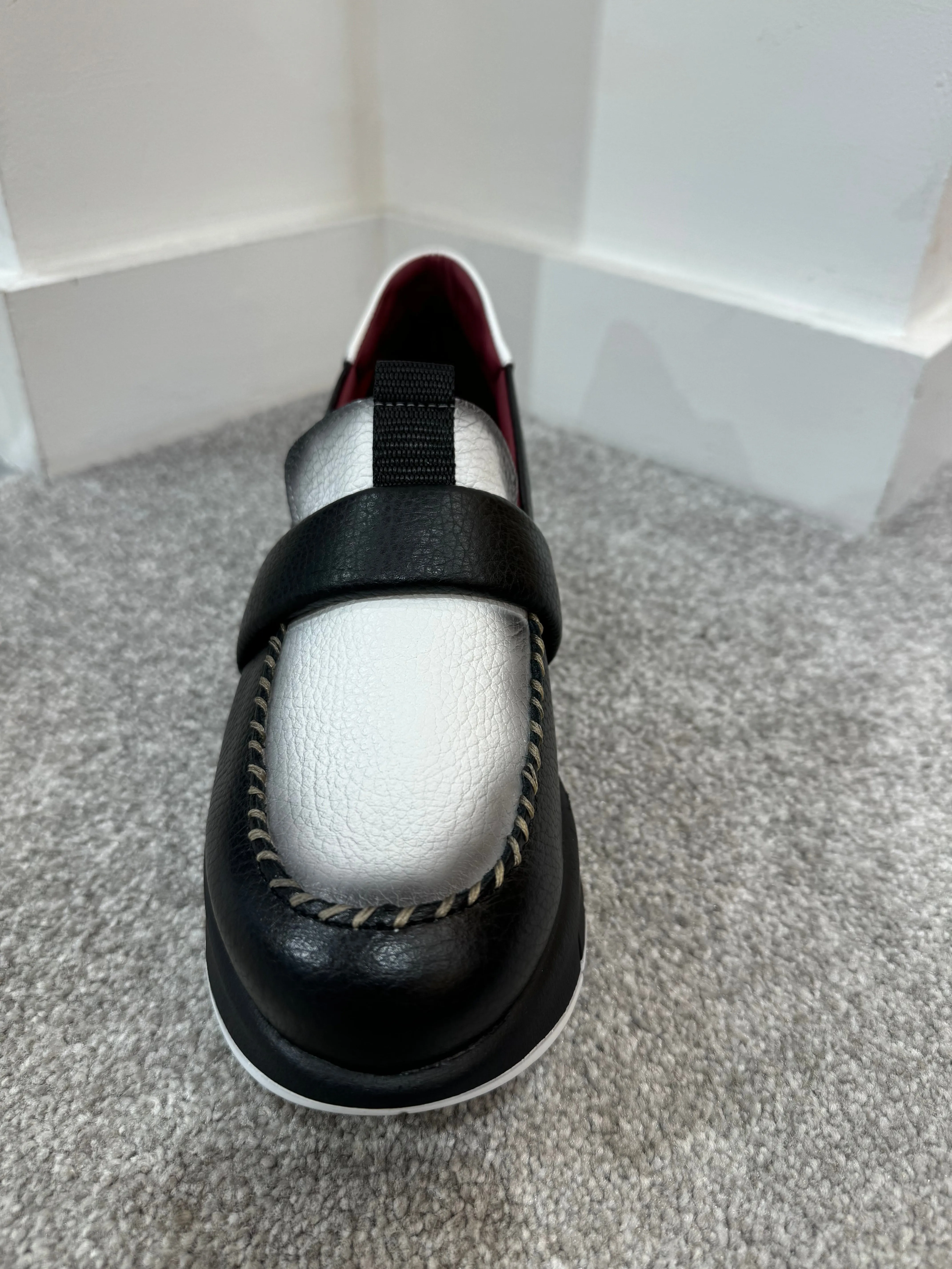 JOSE SAENZ Ice White & Black Loafers